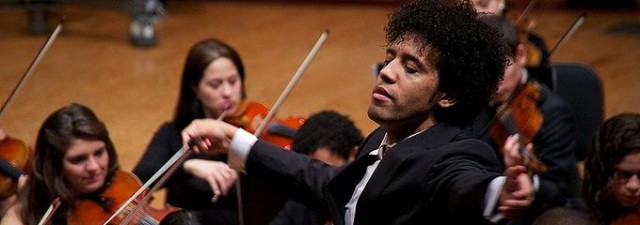 Rafael Payaré dirige obras de Beethoven y Haydn en el Palau de les Arts