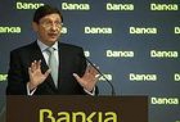 La banca avisa a Guindos que no puede seguir ayudando ilimitadamente a la nacionalizada