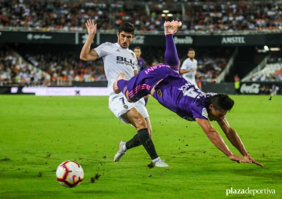 El Valencia teme por su césped 