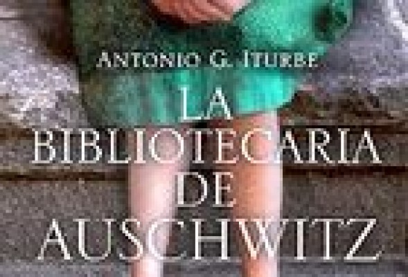 Antonio G. Iturbe gana el premio literario 'Libros con Valores' con 'La Bibliotecaria de Auschwitz'
