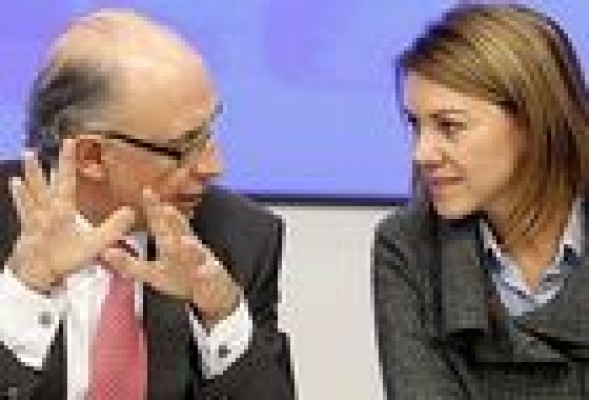 ¿Quién manda en la Sepi? Montoro o Cospedal
