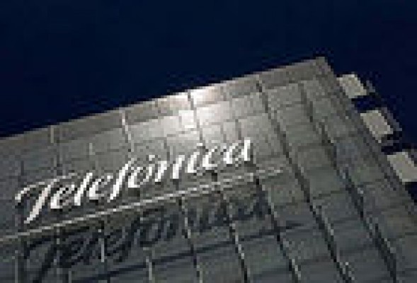Telefónica formaliza la venta del 6% de Hispasat a Eutelsat 