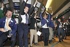 El Tesoro hace historia: coloca letras a tipos nunca vistos