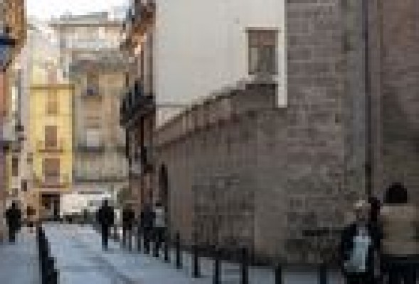 <em>Ciutat Vella, entre la deriva pública y la esperanza ciudadana</em>
