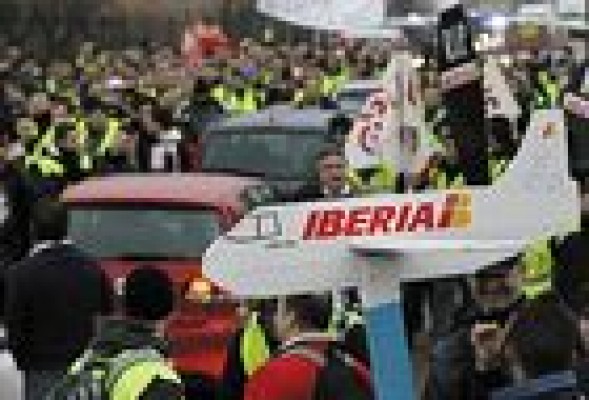 Cumbre sindical hoy en Iberia para decidir si sigue la negoción 