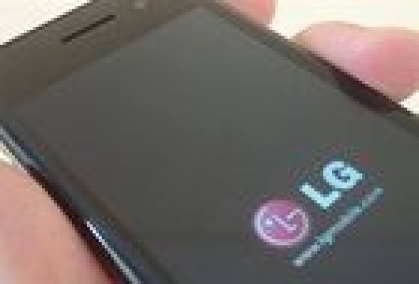 LG lanzará su primer 'smartphone' con pantalla flexible a finales de año