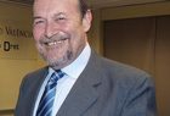 <strong>Antonio Bar Cendón</strong><br />