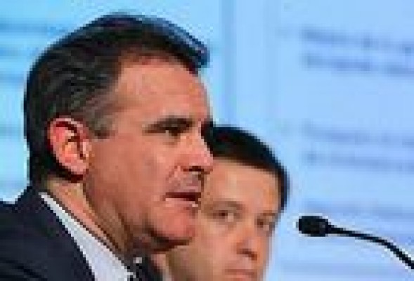 Javier Serratosa logra la confianza del gigante KKR para salvar Uralita