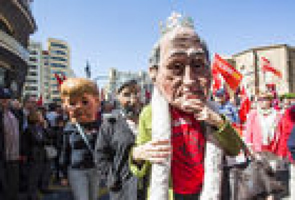 Miles de personas se manifiestan en la Comunitat y exigen a Fabra una alianza contra la crisis