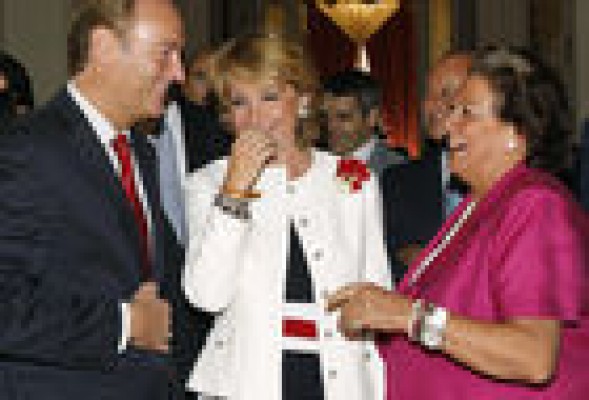 Valencia y Madrid: los dos 'muros de carga' del PP de Rajoy amenazan con derrumbarse