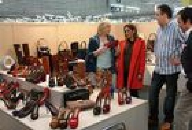 La industria del calzado, optimista en sus previsiones de exportación para 2013