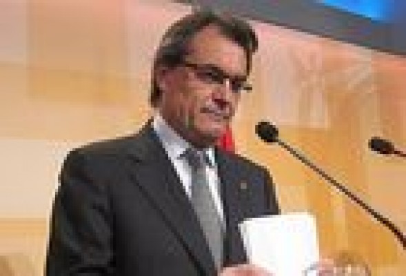 El TC suspende la declaración de soberanía de Cataluña