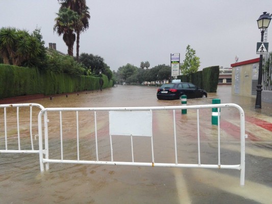 El cielo descarga hasta 235 litros en Valencia, 201 en Alcalà de Xivert y 195 en Alfondeguilla
