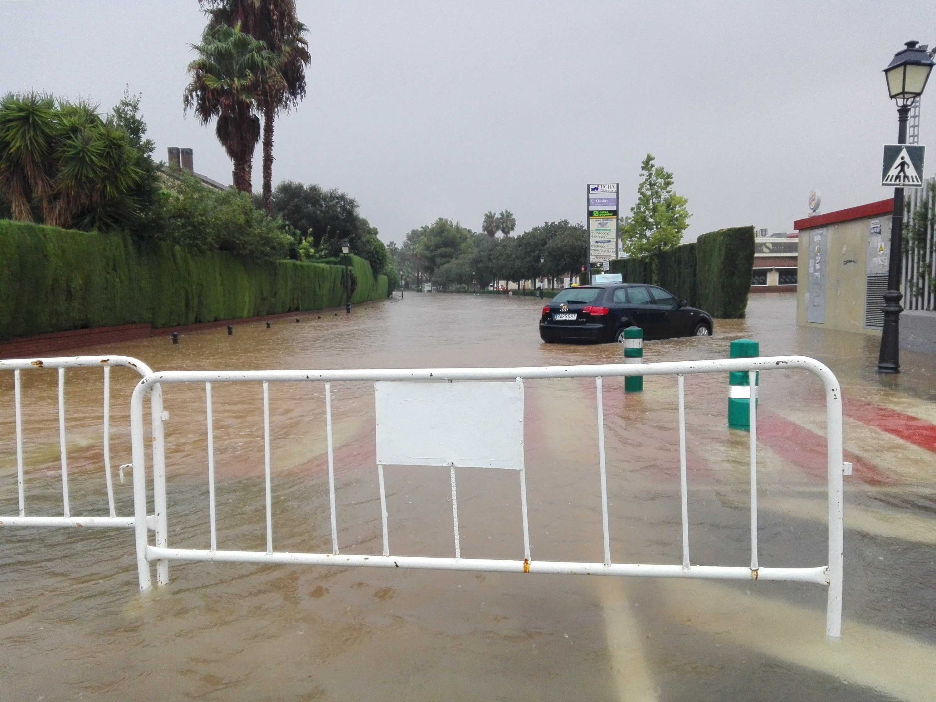 El cielo descarga hasta 235 litros en Valencia, 201 en Alcalà de Xivert y 195 en Alfondeguilla