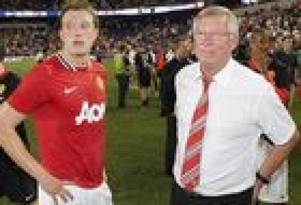 Ferguson anuncia su adiós de un Manchester United en máximos históricos en NY