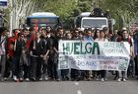 Los estudiantes secundan masivamente la huelga en la UV con un apoyo del 90,58%
