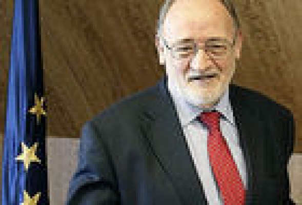 Gregorio Tudela, el mediador de Iberia pasa una factura de 30.000 euros a los sindicatos
