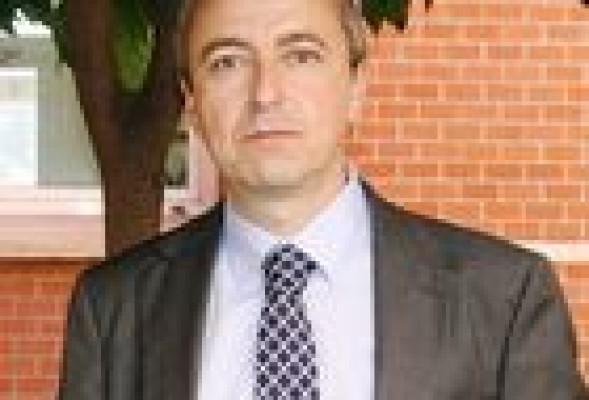 Relevos en la dirección de la Asociación de Investigación de las Industrias Cerámicas 