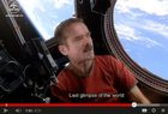 El astronauta que versiona a Bowie arrasa en Youtube (VIDEO)