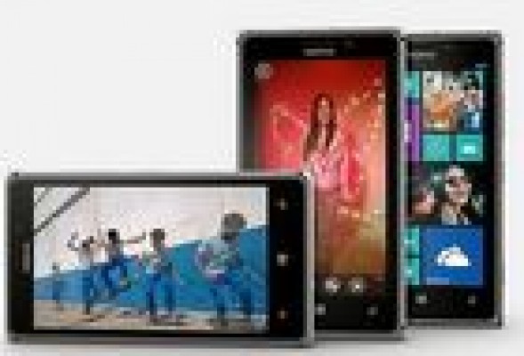 El Lumia 925 de Nokia se queda a medias