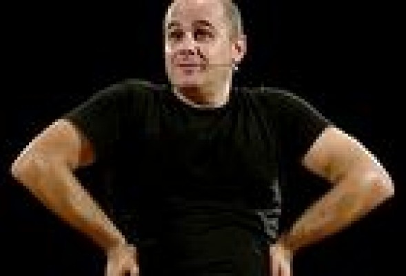 Xavi Castillo estrena en Teatre Micalet 'El Mono', una mezcla de sátira y ciencia-ficción