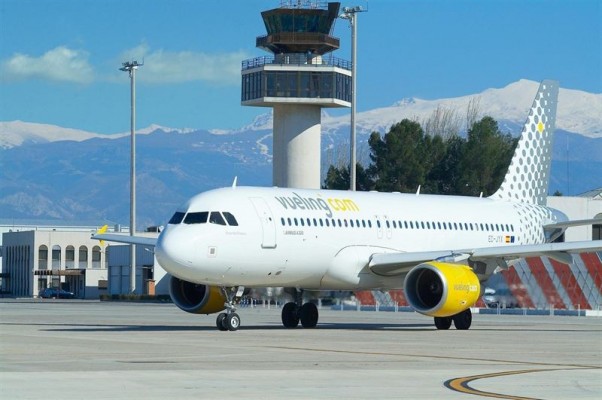 Comienza a operar la ruta entre Valencia y Argel de Vueling