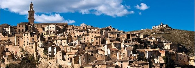 El alcalde de Bocairent abre una oficina para la promoción de rodajes cinematográficos