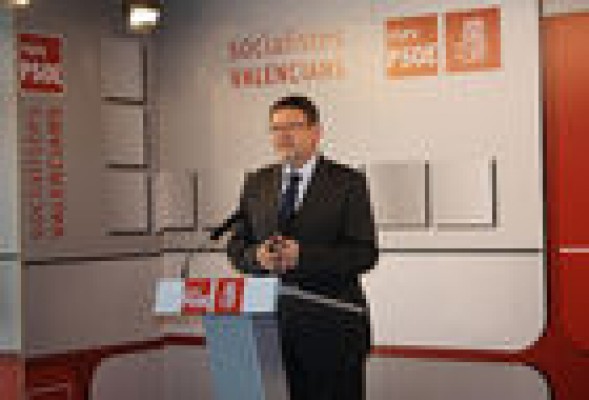Puig (PSPV) critica la reforma local y aboga porque la Administración del Estado se haga un 'lifting'