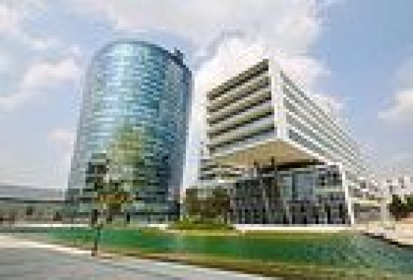 FCC baraja dar liquidez a Alpine, mientras la filial vende activos
