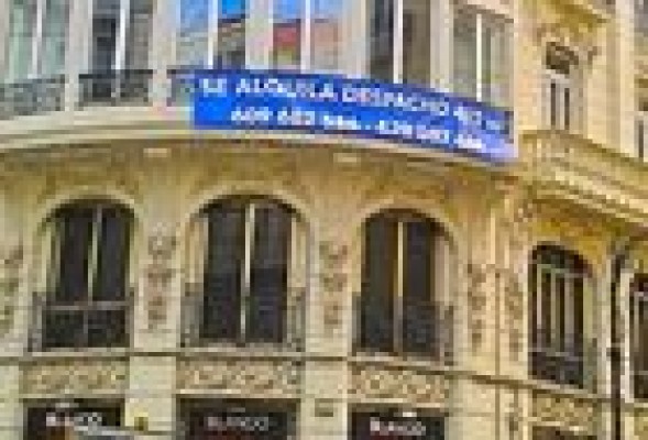 Un tercio de las oficinas de Valencia cuelgan el cartel de 'se alquila'