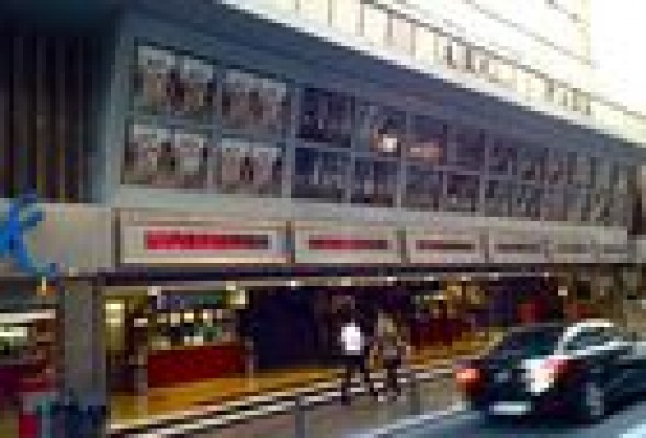 Ni Palacio de Congresos ni <br />la Feria: <strong>Telefónica</strong> reúne <br />a 350 empleados en un cine