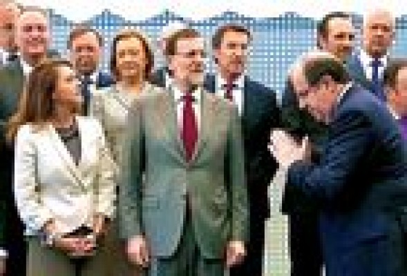 Fabra toma ventaja en el 'club de la lucha' del PP