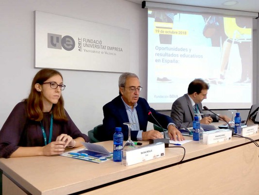La Comunitat destina a los conciertos educativos un 18% del gasto público total en educación