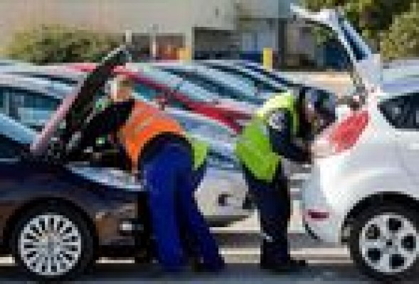 La industria española del automóvil evita el precipicio pero necesita ajustes