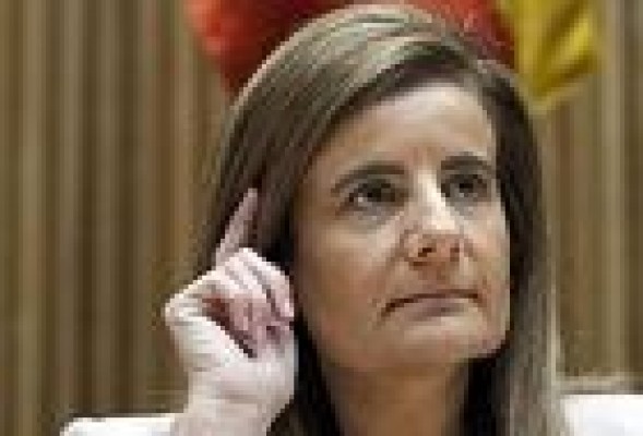 Báñez dice que lo mejor que puede hacer el Banco de España por el empleo es ayudar a que fluya el crédito