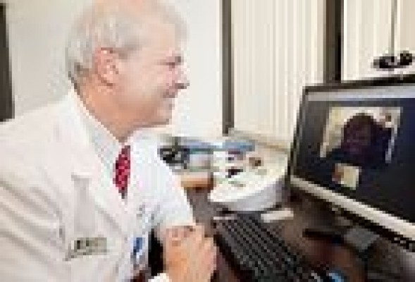 <strong>¿Dolor de espalda? <br />Doctor Skype</strong>