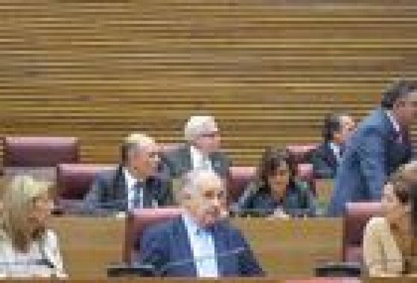 Blasco ocupa su escaño en las Corts en el primer pleno tras pedirle cárcel la Generalitat y Fiscalía