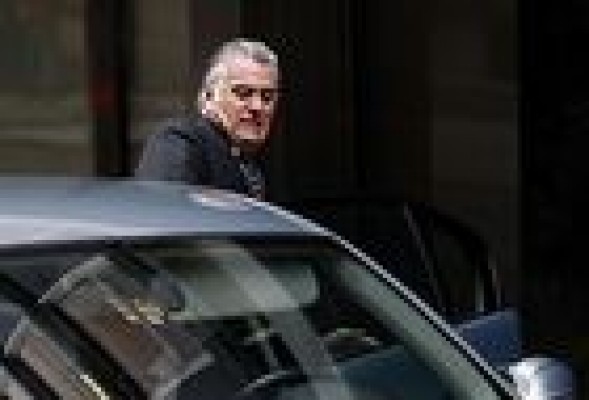IU pide a la Audiencia Nacional que investigue adjudicaciones de la Generalitat por valor de 4.098 millones de euros