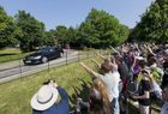 CLUB BILDERBERG <br /><strong>Concluye la reunión secreta de este fin de semana en Hertfordshire</strong>