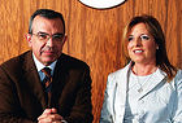 El juez del caso CAM suspende la comparecencia de Amorós y López Abad prevista para estudiar su ingreso en prisión