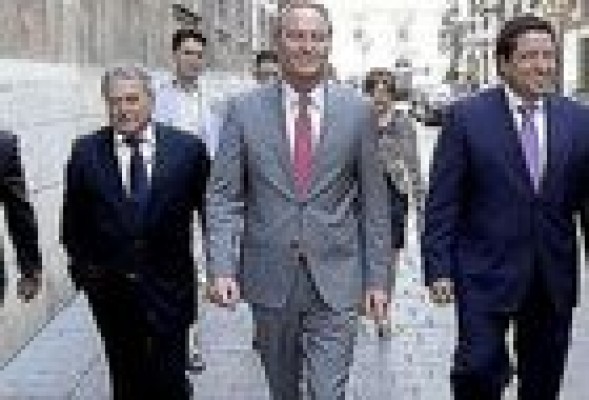 Las últimas decisiones de Alberto Fabra le distancian de los dirigentes provinciales del partido
