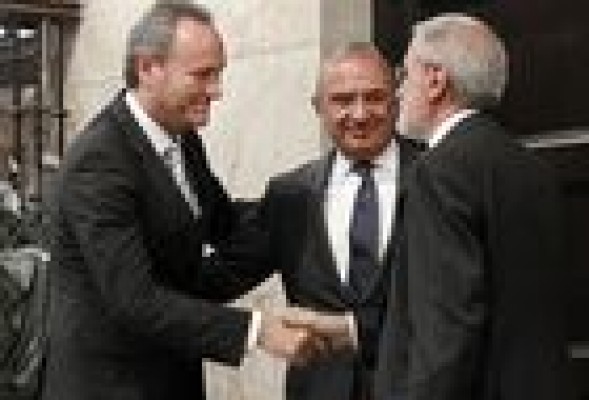 Carlos Pascual se despide pidiendo la fusión de los cinco consejos sociales