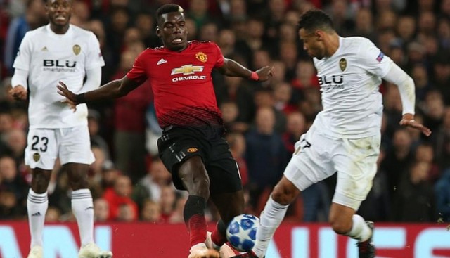 La UEFA multa al Valencia y al Manchester United y amonesta a Marcelino