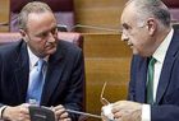 Fabra fracasa en su intento de limpiar de imputados las instituciones sin tensar al partido