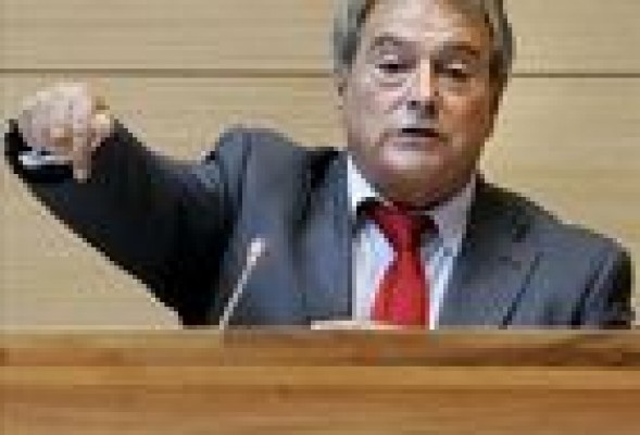 Rus avisa de que no piensa asistir a una votación para echar a Blasco