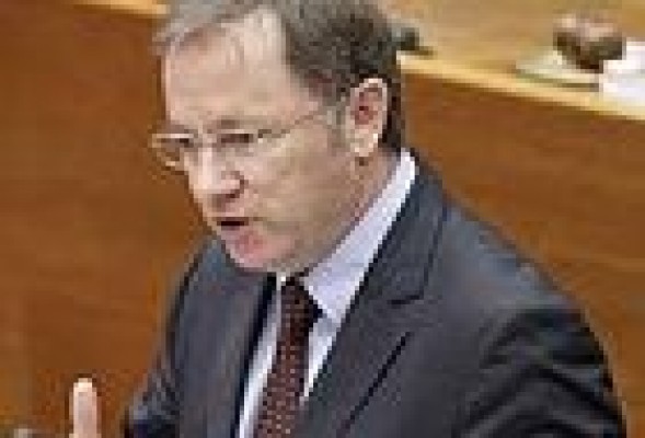 Los grupos parlamentarios se reunirán en julio con la comisión de expertos en financiación