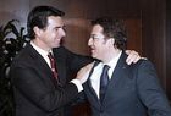 Soria reúne a los presidentes gallego, asturiano y del País Vasco para intentar frenar a Almunia