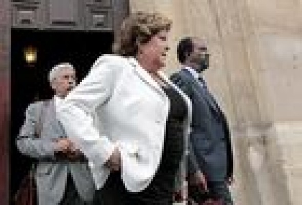 Fabra afirma que PPCV y Consell analizarán la situación de Martínez y Such