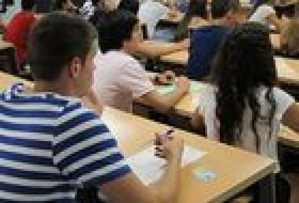 A los titulados también les afecta el paro, pero en menor medida