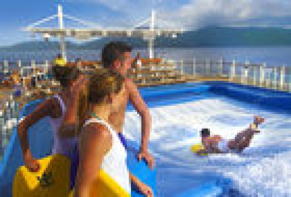 TURISMO<br /><strong>Independence of the Seas hace escala en Valencia con 4.000 cruceristas</strong>